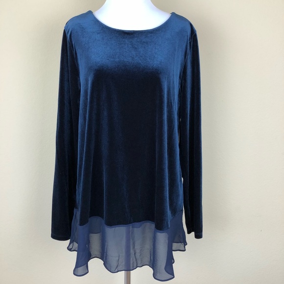 Ellen Tracy Tops - NWT Ellen Tracy Velvet Tunic